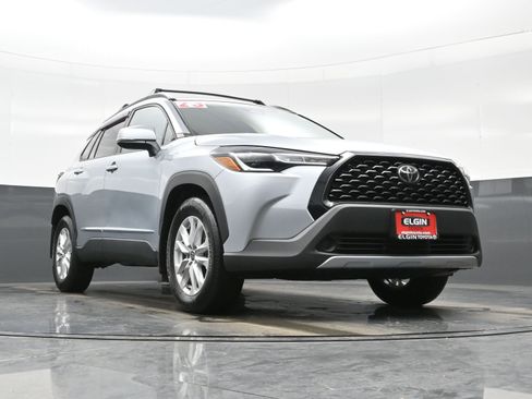 Used 2023 Toyota Corolla Cross LE image 25