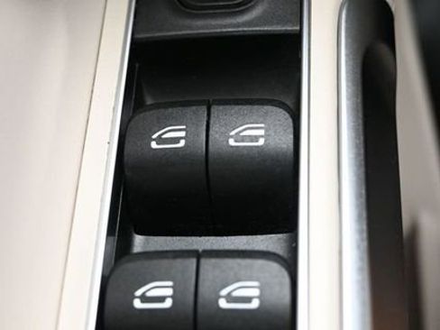 Used 2020 Mercedes-Benz GLB 250 w/ Premium Package image 30