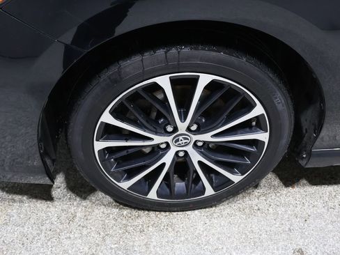 Used 2018 Toyota Camry SE image 8