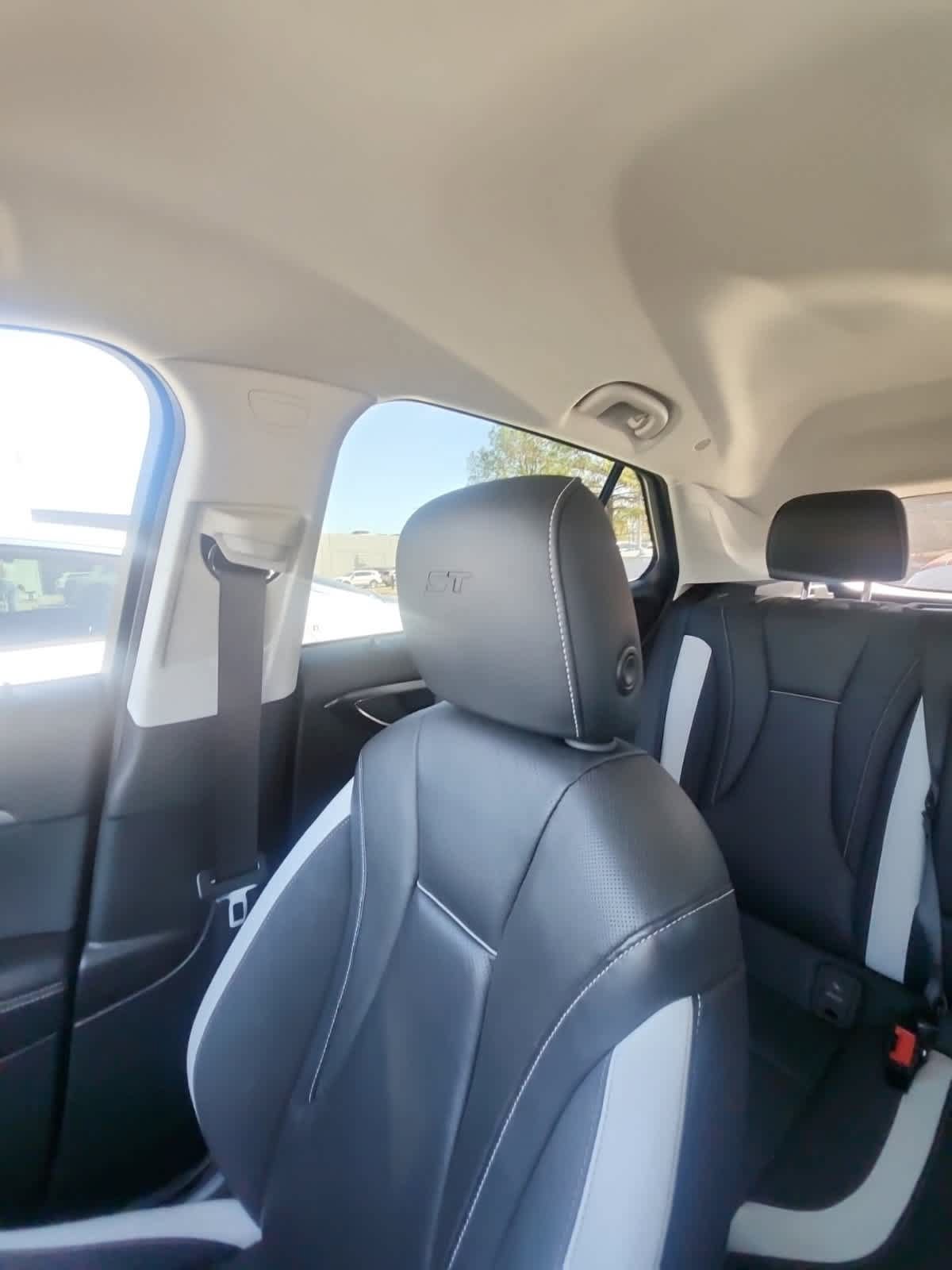 Used 2024 Buick Envision Sport Touring AWD/4WD image 5