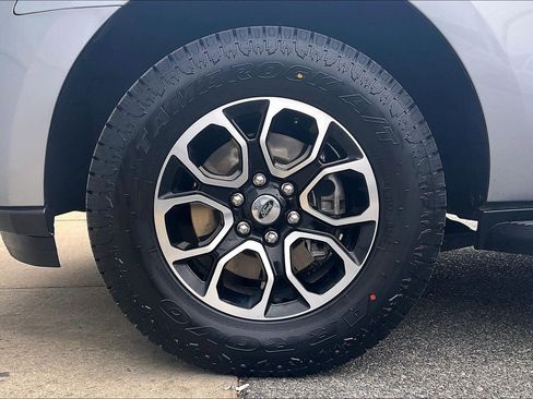 Used 2024 Ford Expedition XLT image 11