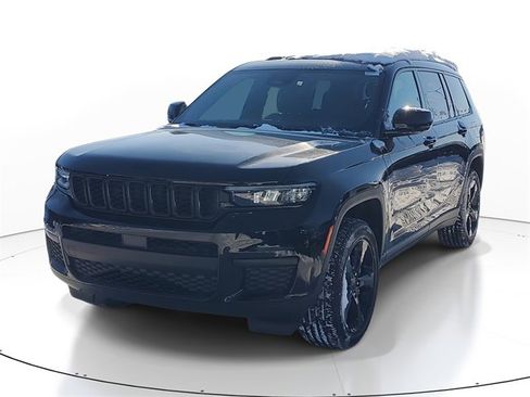 New 2025 Jeep Grand Cherokee L Altitude image 2
