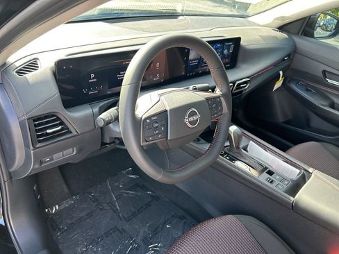 New 2026 Nissan Sentra SR w/ Floor Mat Package FWD image 21