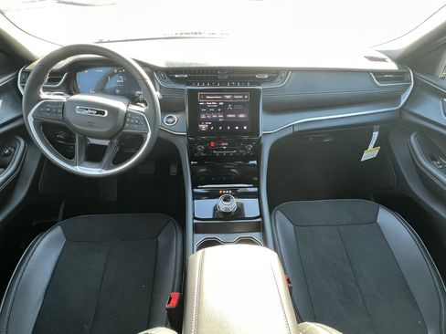 New 2025 Jeep Grand Cherokee L Altitude image 22