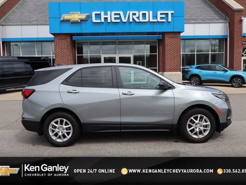 Used 2023 Chevrolet Equinox LS w/ LS Convenience Package FWD image 1