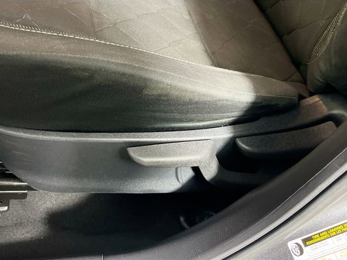 Used 2018 Nissan Kicks SV image 15