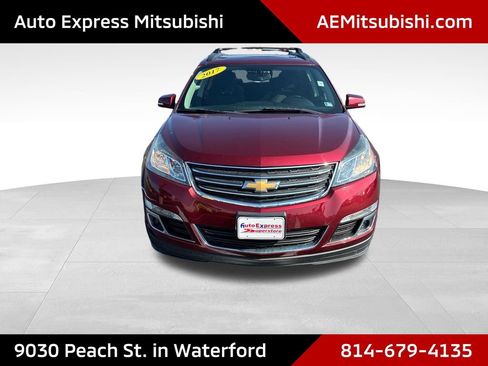 Used 2017 Chevrolet Traverse LT w/ Style and Technology Package AWD/4WD image 2