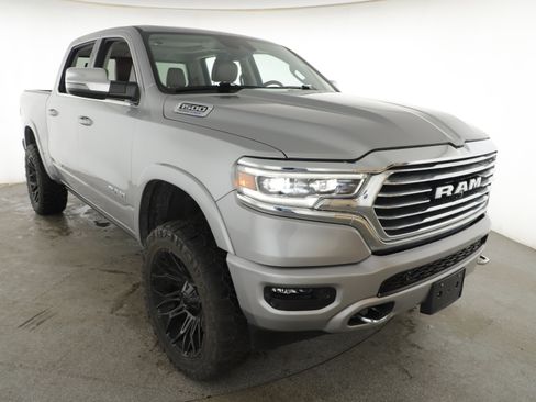 Used 2024 RAM 1500 Limited image 3