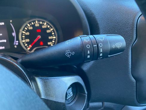 Used 2018 Jeep Renegade Altitude w/ Popular Equipment Group image 58