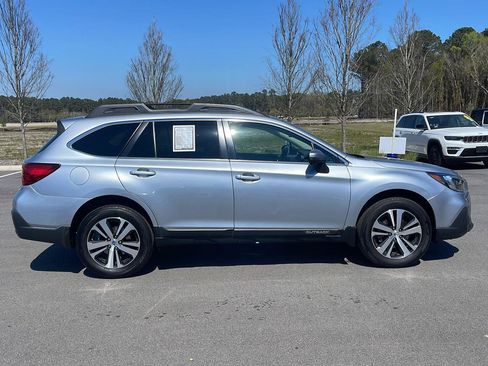 Used 2019 Subaru Outback 2.5i Limited w/ Popular Package #2 image 8