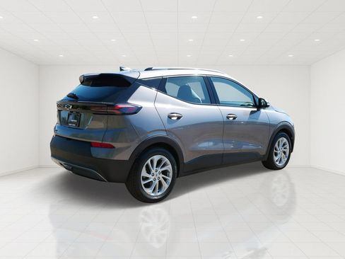 Used 2023 Chevrolet Bolt EUV LT w/ Driver Confidence Package FWD image 6