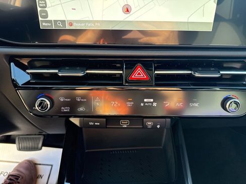 New 2025 Kia Niro EX w/ EX Cold Weather Package image 37