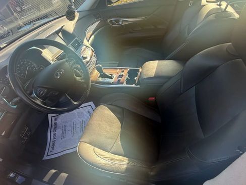 Used 2016 INFINITI Q70 L 3.7 w/ Deluxe Touring Package image 10