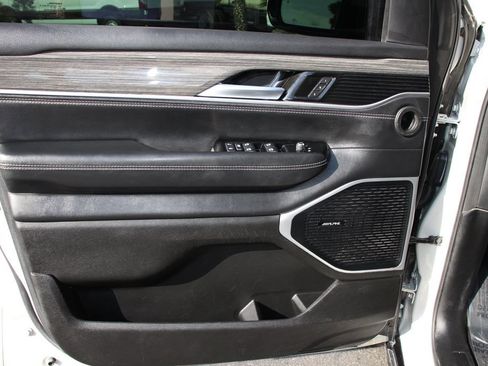 Used 2022 Jeep Wagoneer Series II AWD/4WD image 22