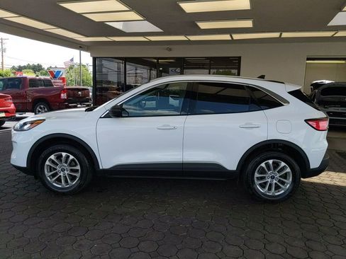 Used 2022 Ford Escape SE w/ Cold Weather Package AWD/4WD image 9