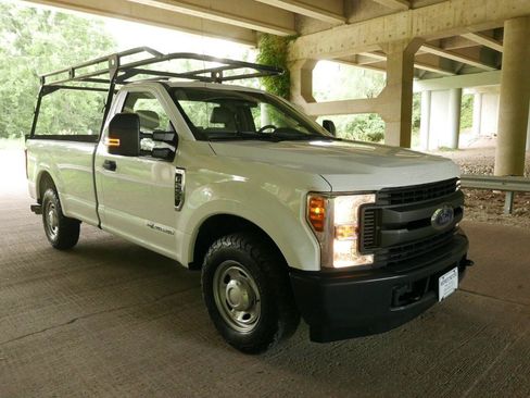 Used 2019 Ford F250 XL w/ Power Equipment Group RWD image 21