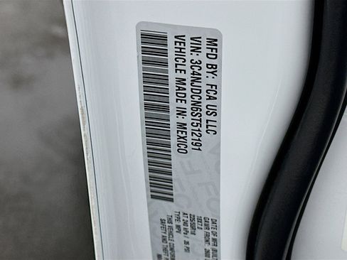 Used 2025 Jeep Compass Limited image 12