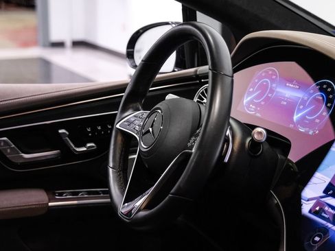 Used 2022 Mercedes-Benz EQS 580 4MATIC Sedan image 19