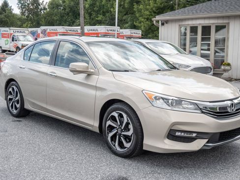 Used 2017 Honda Accord EX-L image 4