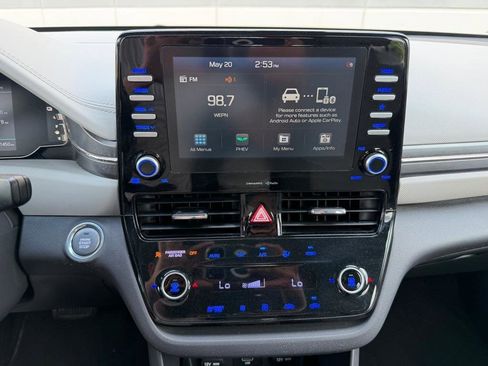 Used 2020 Hyundai Ioniq SE FWD image 29
