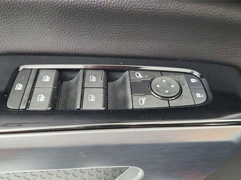 Used 2024 Nissan Pathfinder SL image 24