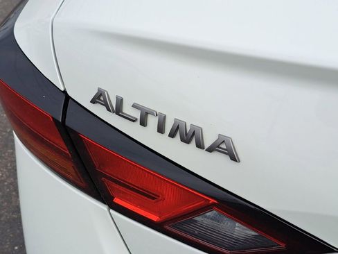 Used 2023 Nissan Altima 2.5 SV FWD image 8