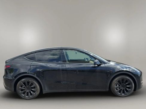 Used 2022 Tesla Model Y Long Range AWD/4WD image 6