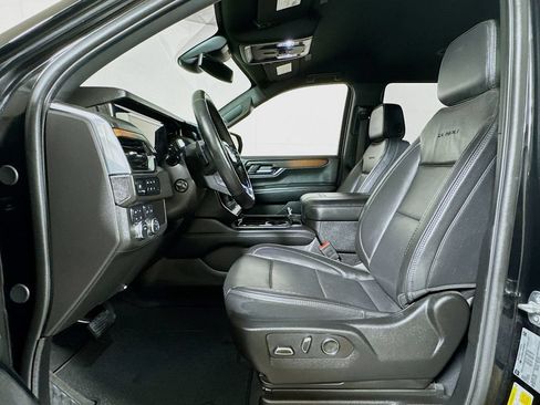 Certified 2025 GMC Yukon Denali AWD/4WD image 20