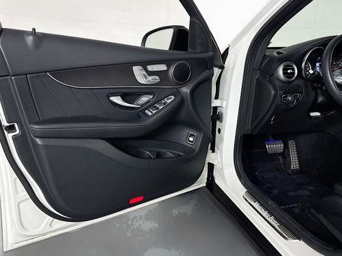 Certified 2022 Mercedes-Benz GLC 300 image 22