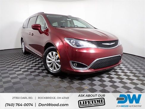 Used 2019 Chrysler Pacifica Touring-L image 1