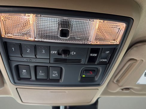 Used 2022 Toyota 4Runner SR5 Premium w/ Moonroof Package AWD/4WD image 25