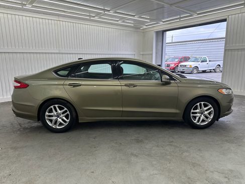 Used 2013 Ford Fusion SE image 4