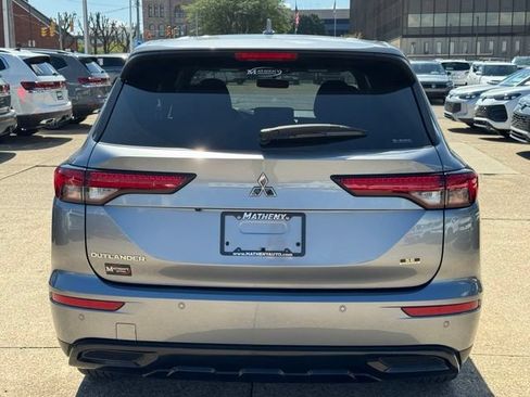 Used 2024 Mitsubishi Outlander AWD image 5