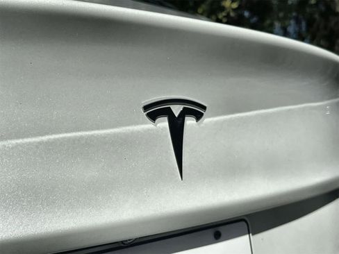 Used 2023 Tesla Model 3 Standard Range image 7