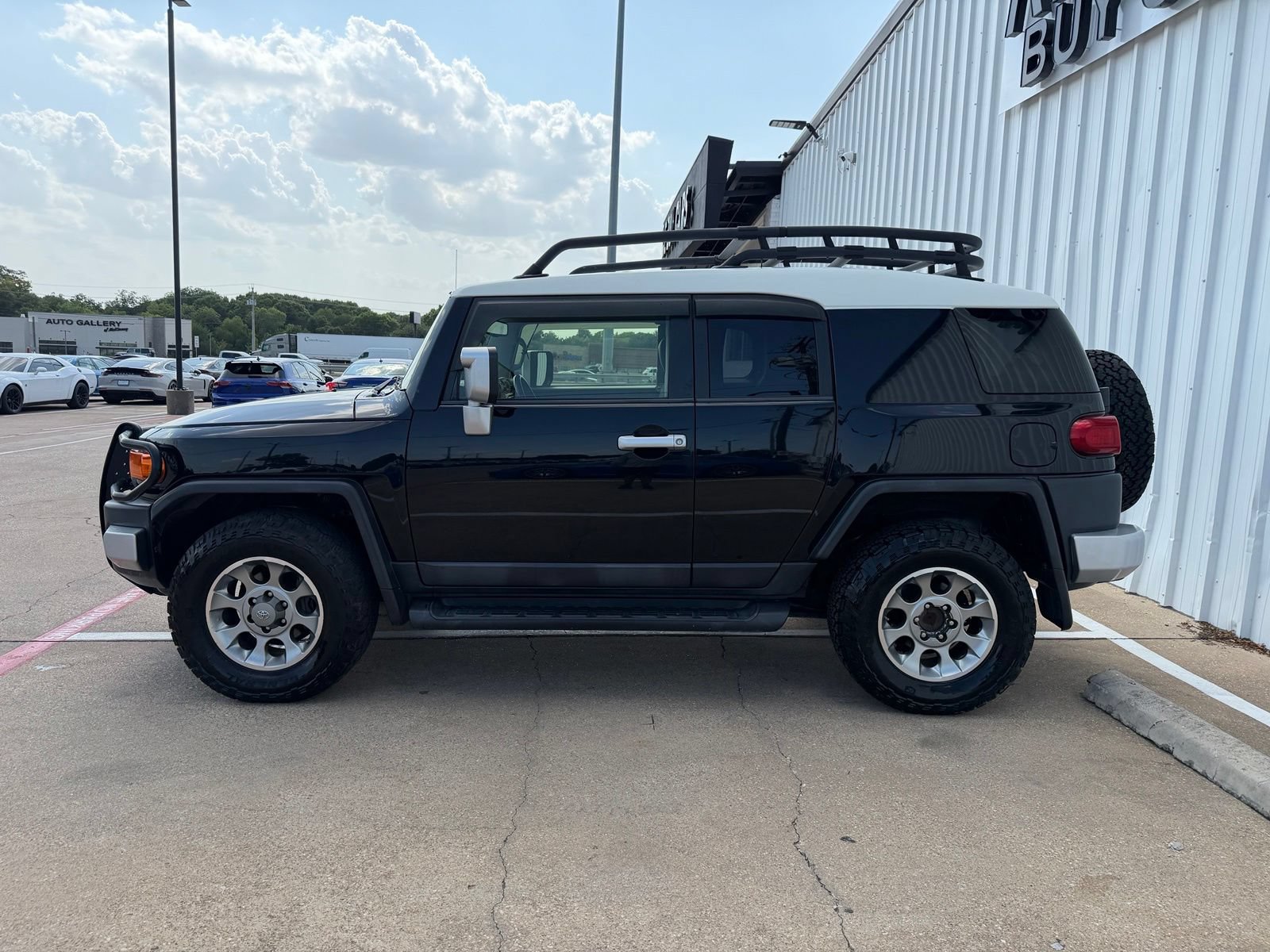Used 2012 Toyota FJ Cruiser 4WD w/ Upgrade Pkg image 3