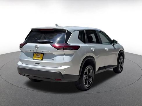 Used 2025 Nissan Rogue SV AWD/4WD image 14