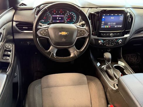 Used 2023 Chevrolet Traverse LT w/ Rear Camera Mirror Package AWD/4WD image 9