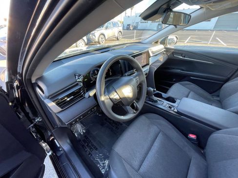 Used 2025 Toyota Camry LE image 35