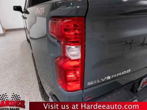 Used 2025 Chevrolet Silverado 1500 LT image 9
