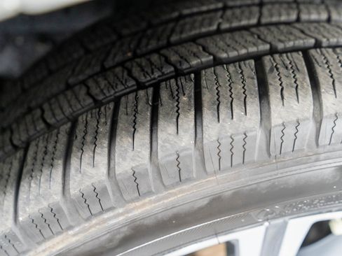 Used 2016 Lexus LX 570 4WD w/ Luxury Package image 29