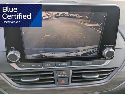 Used 2024 Nissan Altima 2.5 SV FWD image 24