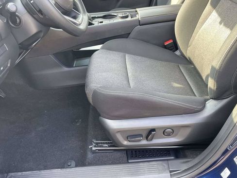 Used 2024 Nissan Rogue SV AWD/4WD image 14