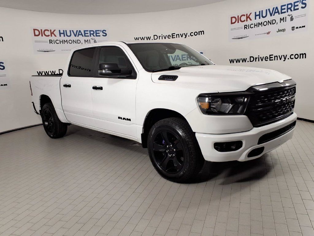 Used 2024 RAM 1500 Big Horn AWD/4WD image 3