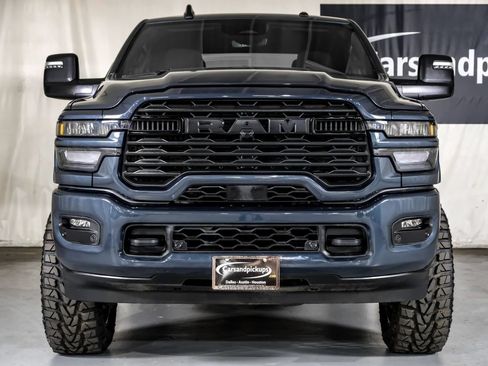 Used 2025 RAM 2500 Big Horn AWD/4WD image 3