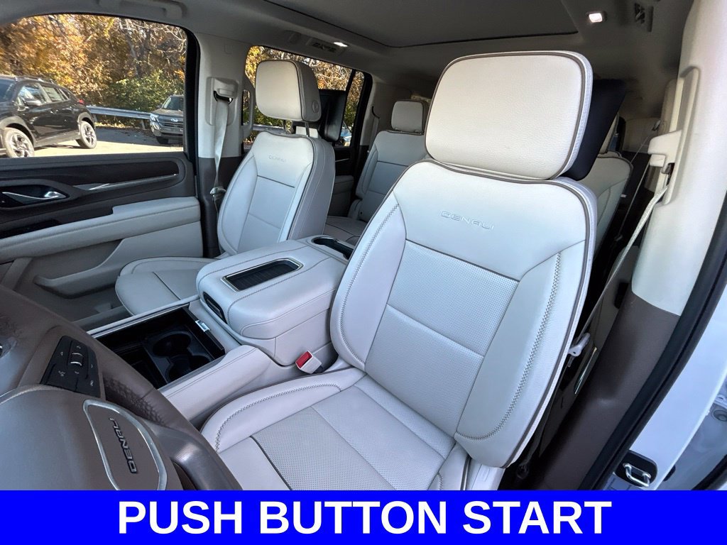 Used 2024 GMC Yukon XL Denali w/ Denali Reserve Package AWD/4WD image 17