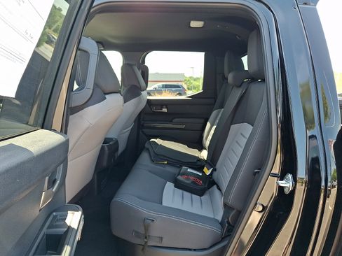 Certified 2025 Toyota Tacoma TRD Off-Road w/ TRD Off Road Upgrade Package AWD/4WD image 10