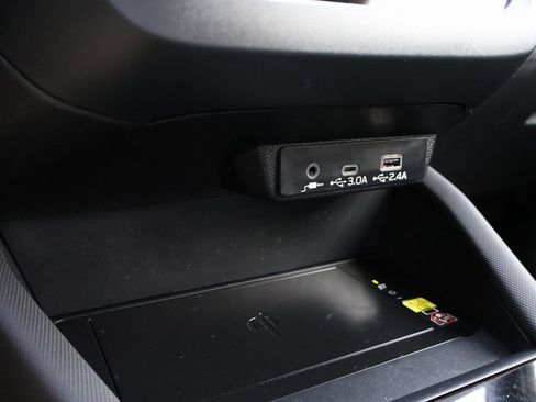 Used 2025 Subaru Forester Sport image 38