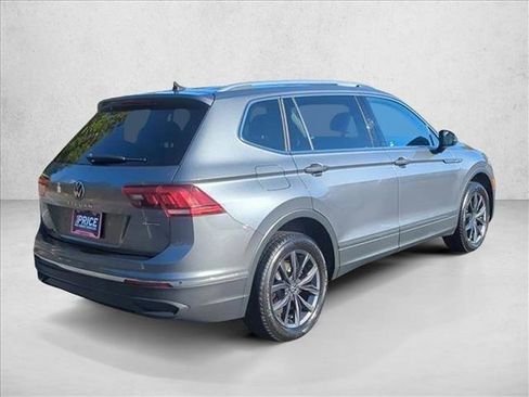 Used 2022 Volkswagen Tiguan SE AWD/4WD image 5