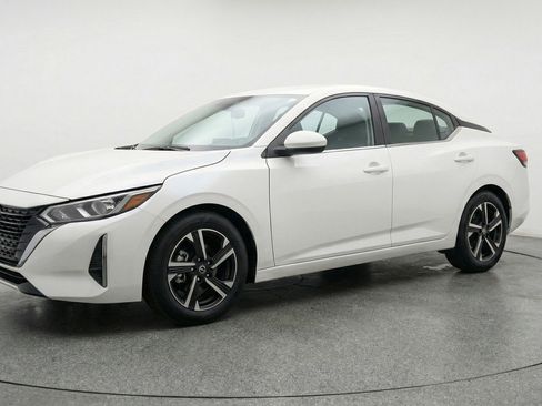 Used 2025 Nissan Sentra SV FWD image 3