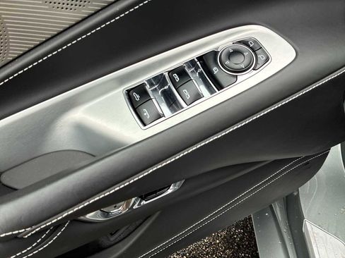 Certified 2024 Chevrolet Corvette Stingray Premium Conv w/ Z51 Performance Package image 21